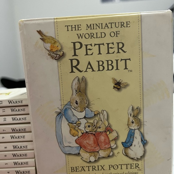 The Miniature World of Peter Rabbit 11/12 Book Box Set w/ Drawer, Beatrix Potter - Picture 3 of 3